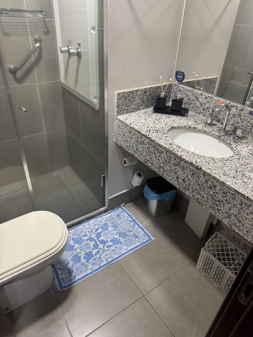 Banheiro da suíte — Flat Completo